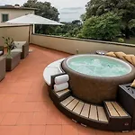 The Florentine Heritage Estate - Pool & Jacuzzi Florence